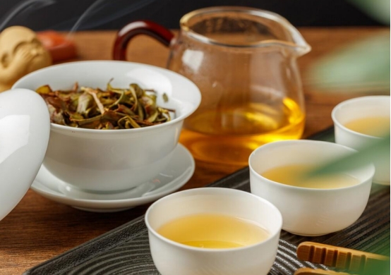 喝什么茶比较好红茶绿茶白茶,夏季喝什么茶绿茶红茶好