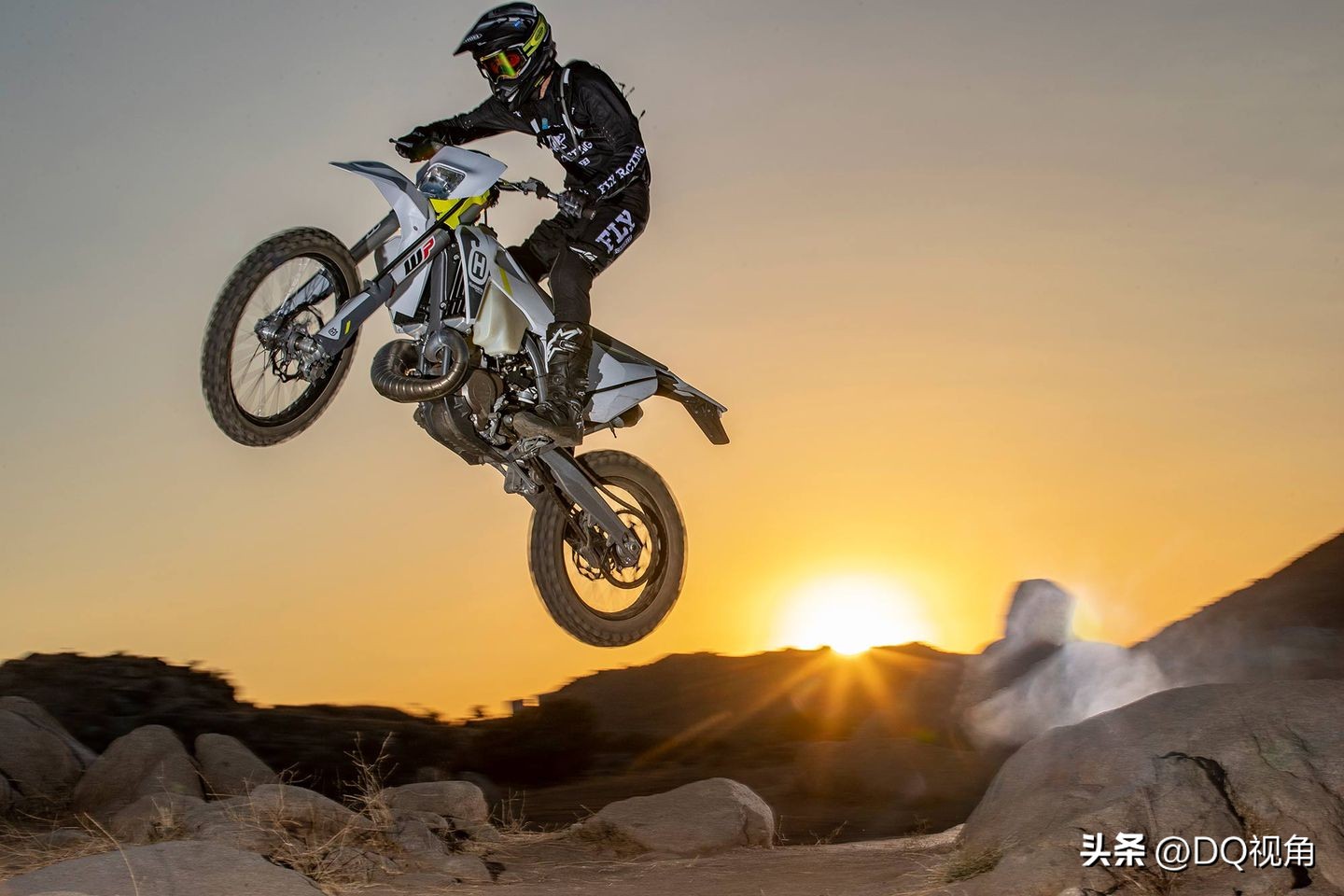 外媒评测2023年年度摩托车,外媒2022年度性能车型