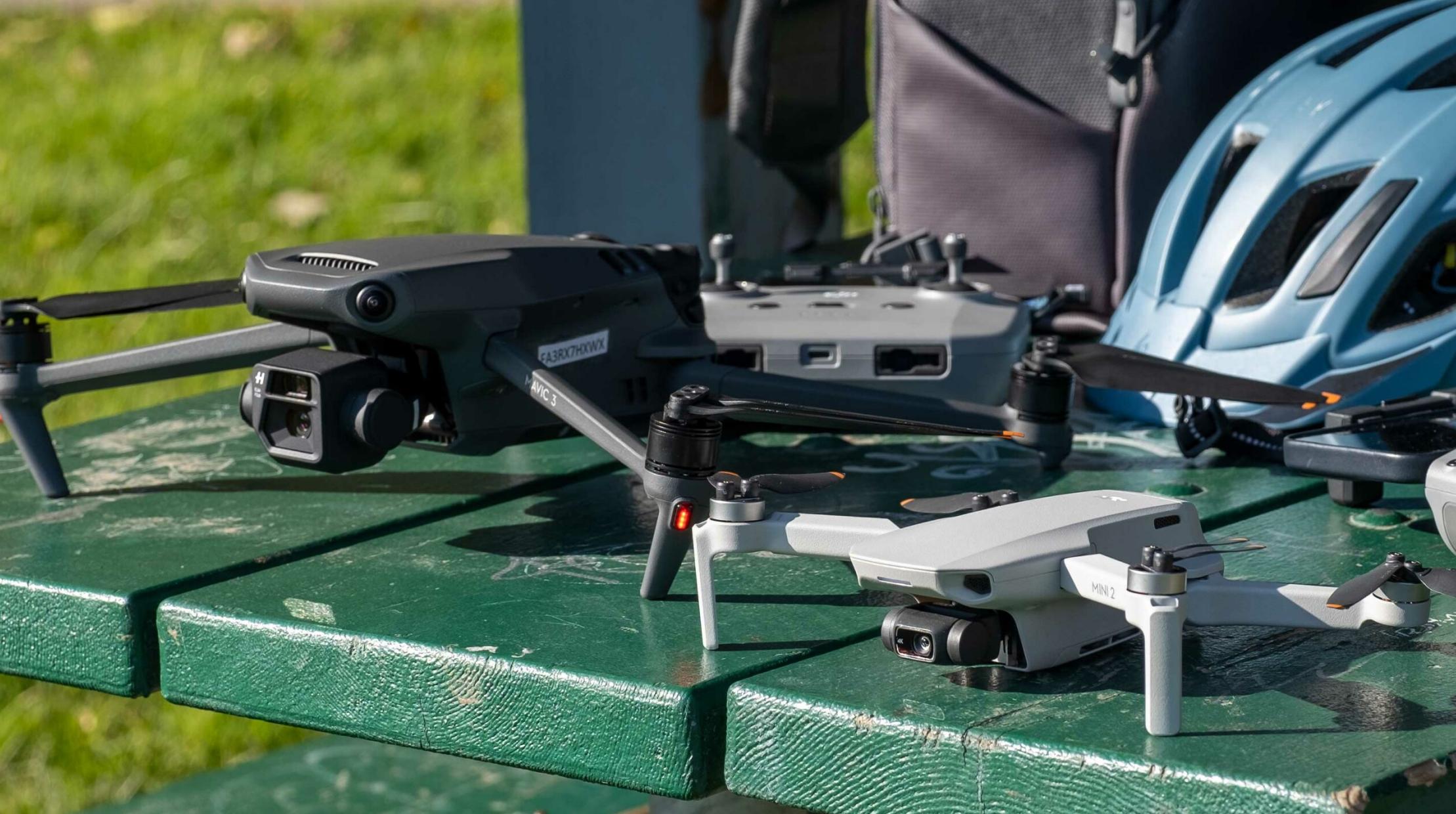 围观!大疆Mini3VSMini2:电影大片+平民级无人机,值得升级?