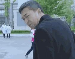 金晨模仿卡塔尔小王子自拍,金晨模仿卡塔尔王子自拍引热议