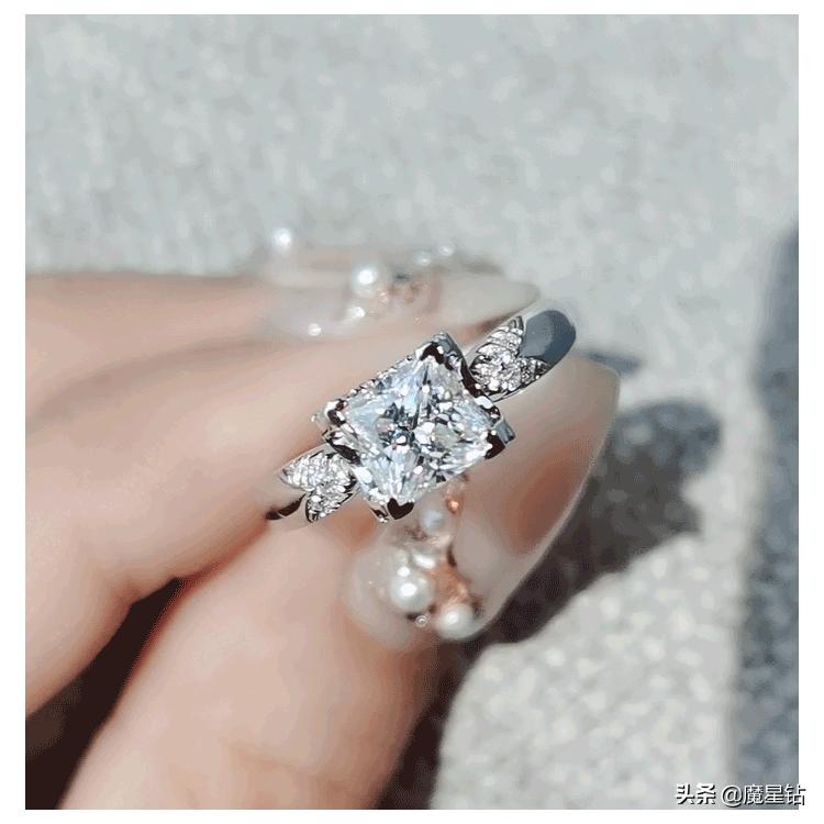 比利时魔星钻跟美国莫桑钻,比利时魔星钻一克拉多少钱