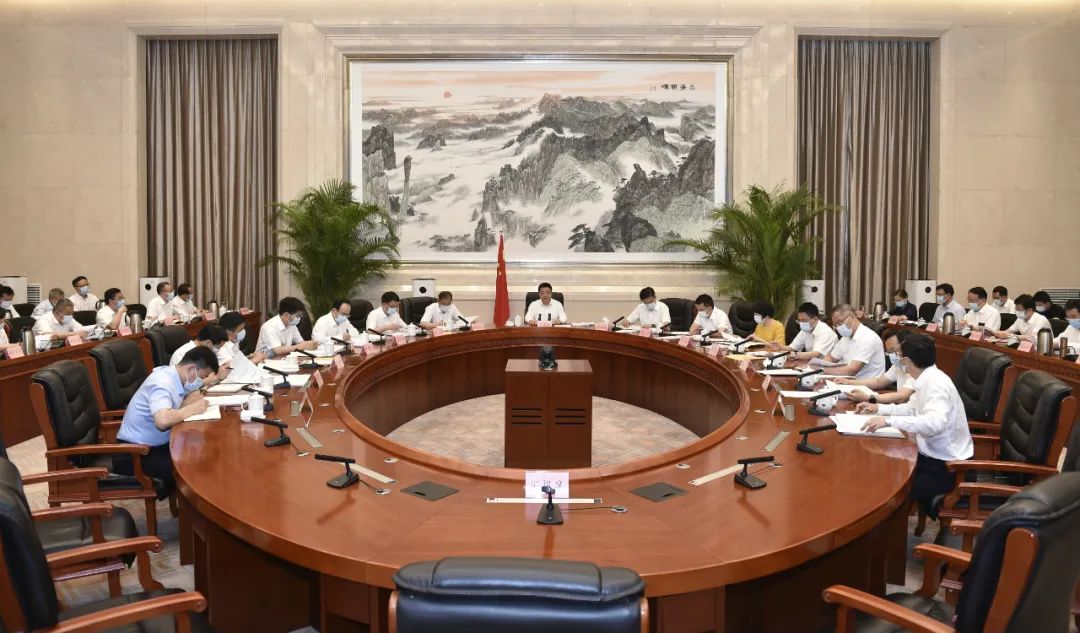 省长叶建春主持召开第11次省政府常务会议