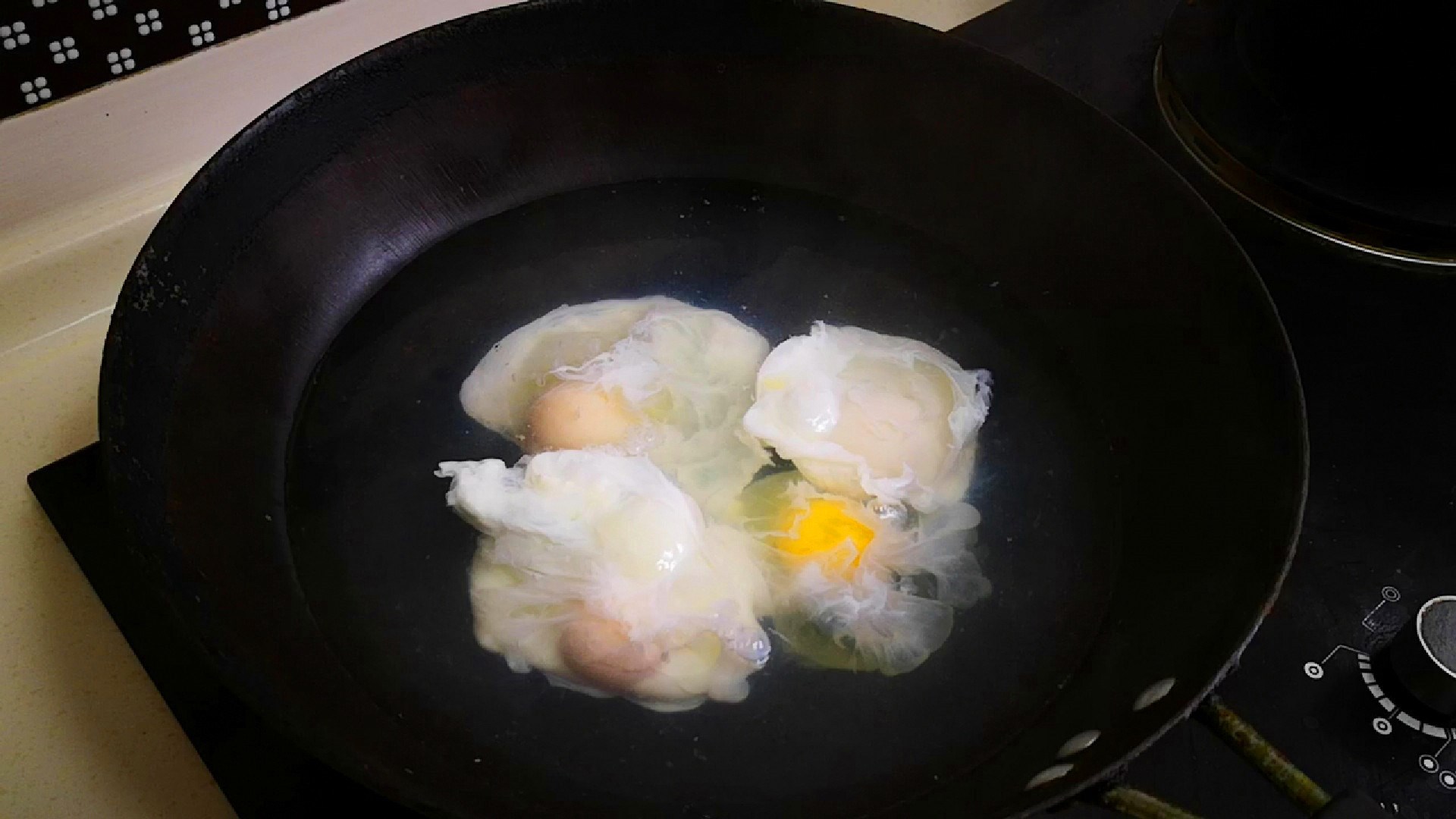 荷包蛋加水不散花的正确做法,水煮荷包蛋不散花的做法