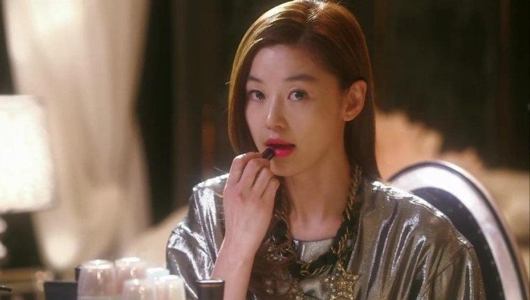 千颂伊现在多少岁了,38岁千颂伊近况