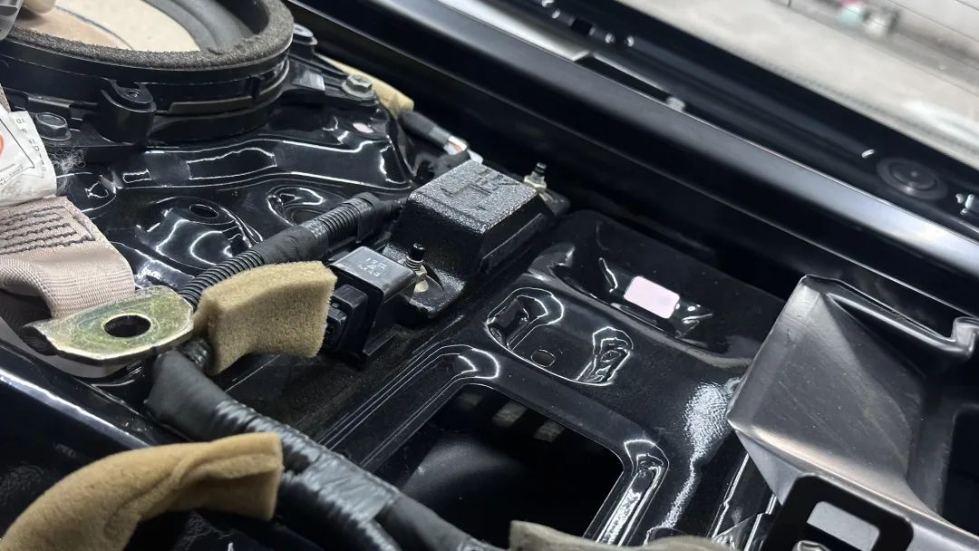 大哥12万买2005年售价100万的凌志LS430，含泪又花10万翻新才能开