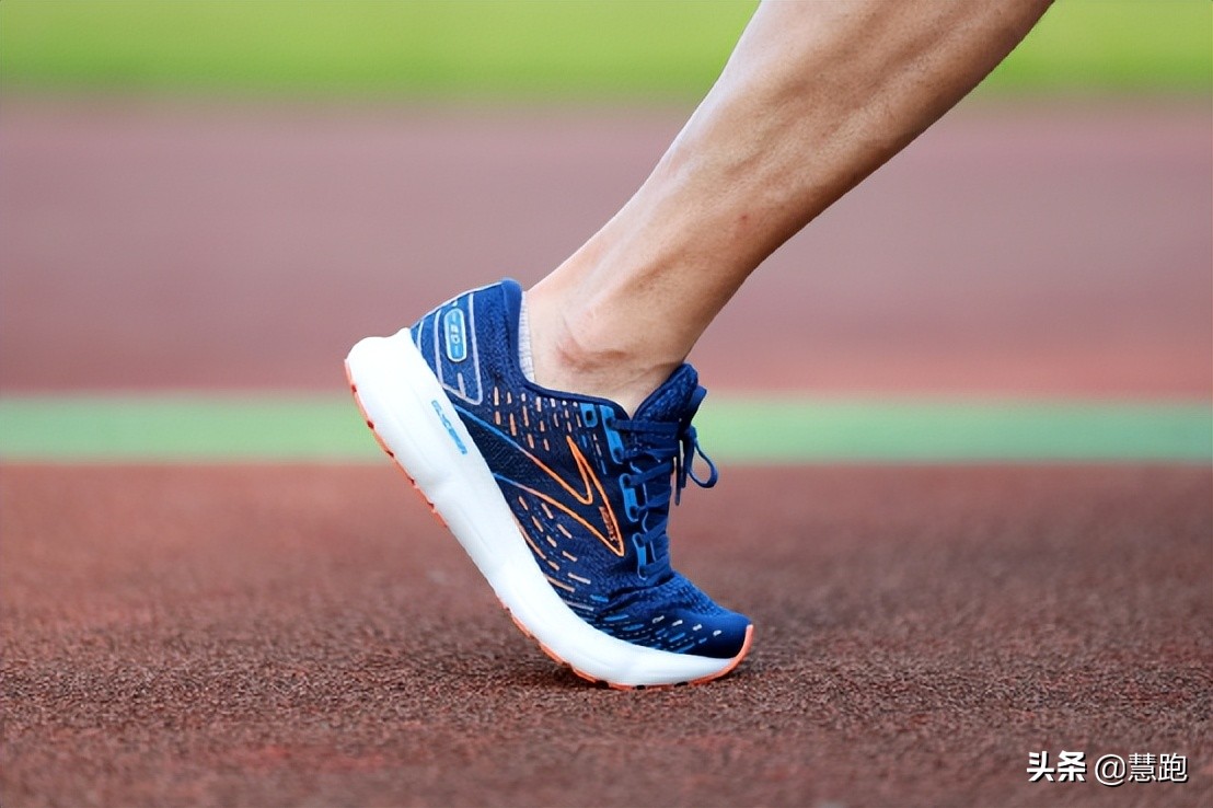 什么样的跑鞋能提高速度,适合日常跑步训练的跑鞋