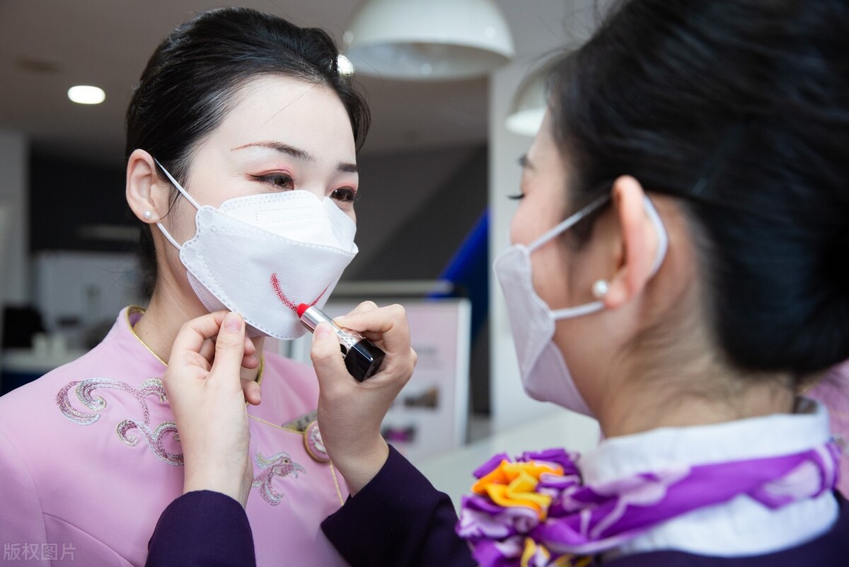 空姐自曝工资,空姐工资现状