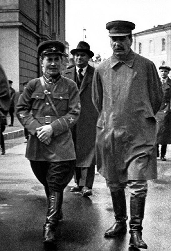 罕见照片，世界上胸最大的女人，女人舌头10.16厘米，你见过吗