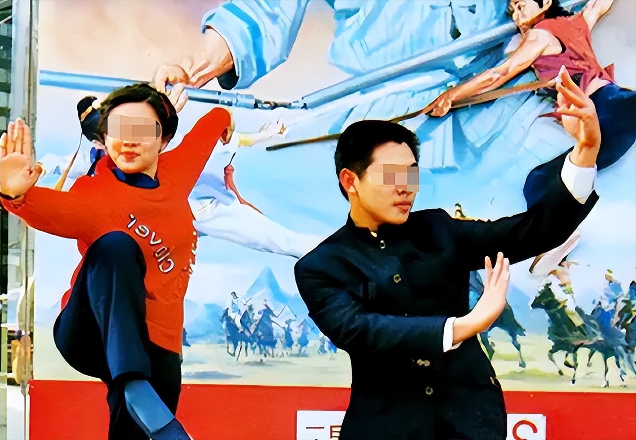 功夫巨星女儿与亲爹决裂20多年，“同爹不同命”：究竟是谁的错？