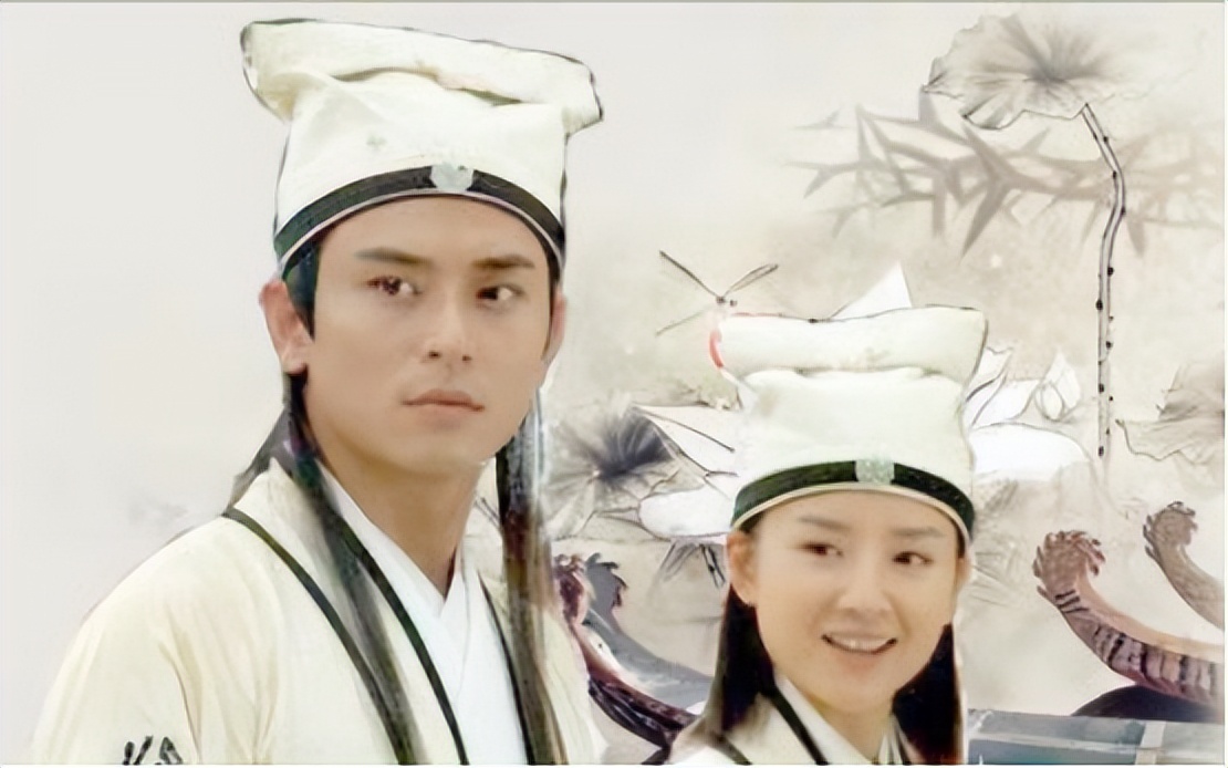 董洁身穿瑜伽裤亮相直播间,43岁董洁穿瑜伽服直播带货视频