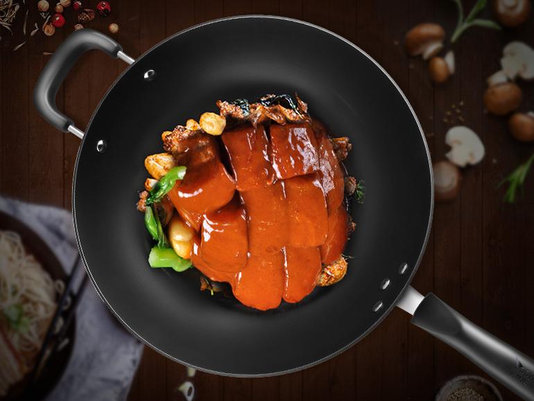 在铁锅中挑选出正规的铁锅,铁锅选购方法如何选择适合的铁锅