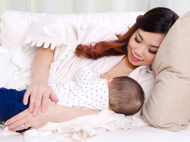 母乳喂养的宝宝一般吃多久能饱,母乳喂养宝宝吃多久就饱了