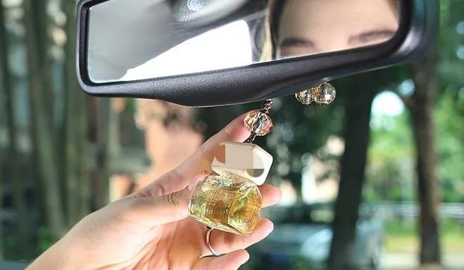 中年失业后，我去做过洗车工，说说我的真实感受:小生意也不好做