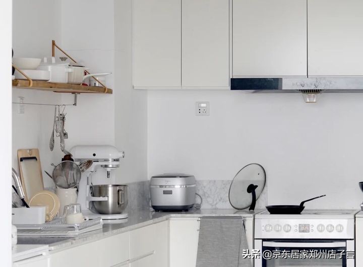 厨房一字型橱柜的样式与布局,两米乘两米的厨房橱柜如何布局