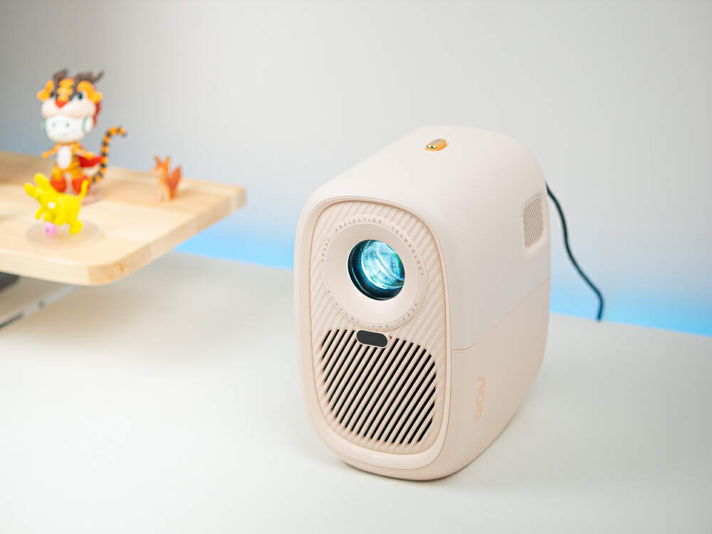 aoc智能投影仪a1max真实亮度测评,aoca1真实亮度