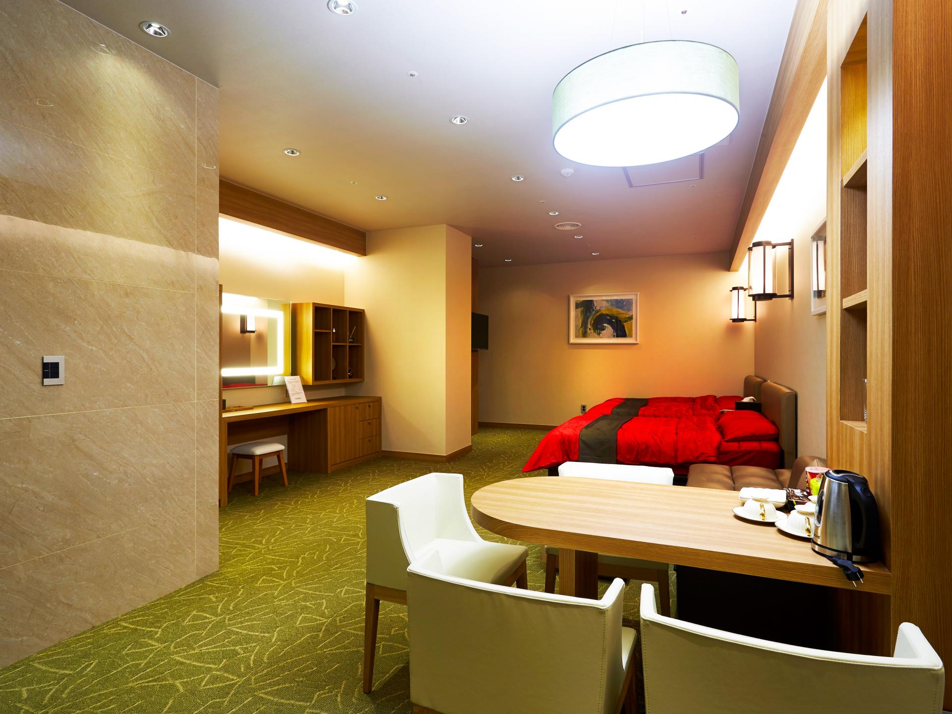 20岁中国女子赴韩整容身亡，韩国整容市场多疯狂？曾现幽灵手术