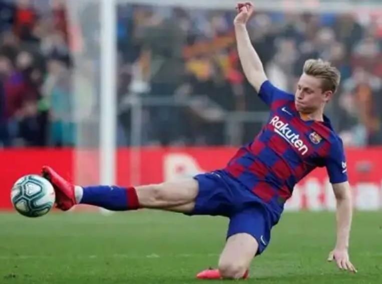 “运球大师”德容致命一抓！在巴萨低声下气OR去曼联扬眉吐气？