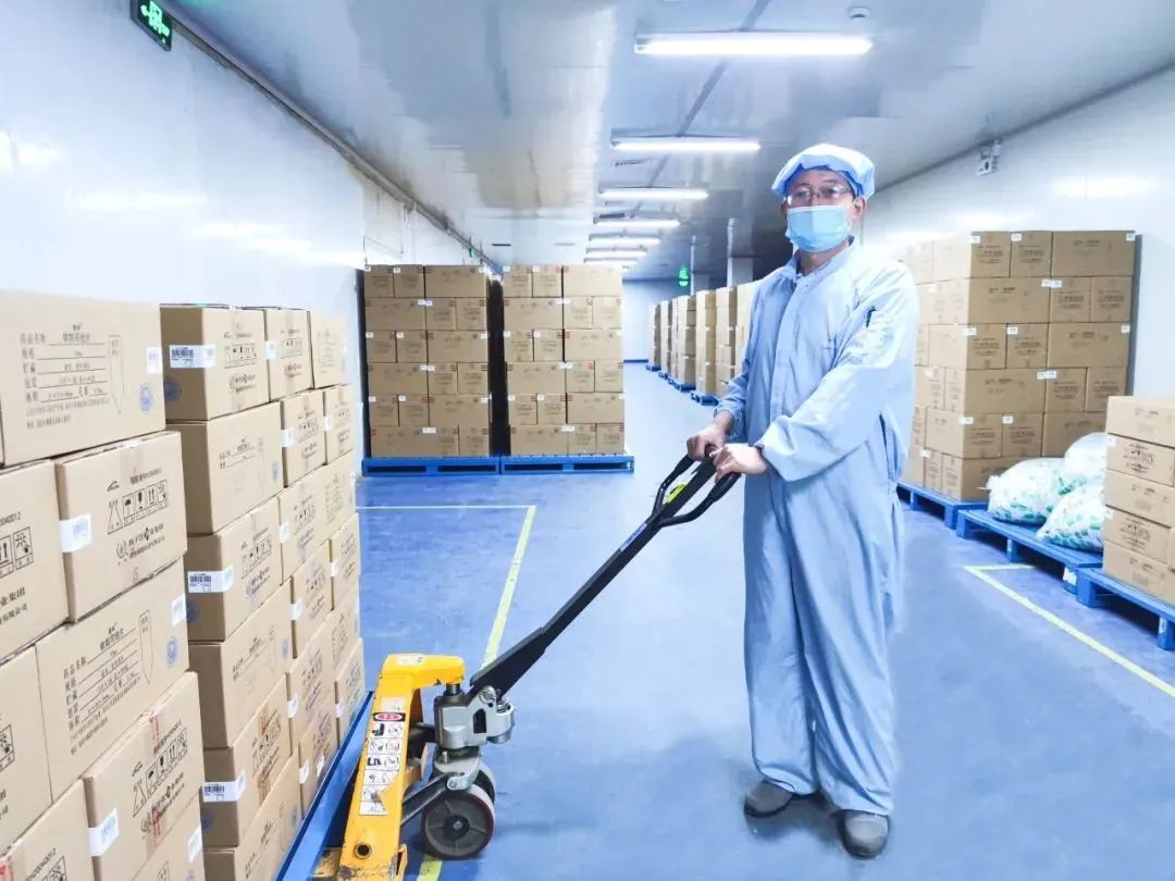 抗击疫情坚守一线的故事,南京鼓楼医院抗疫事迹