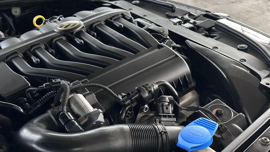 大众100万左右的车辉腾,重庆二手辉腾全面翻新修复