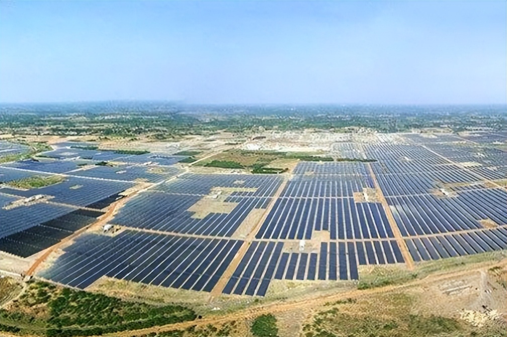 光伏超级发电站,中国最壮观的光伏电站