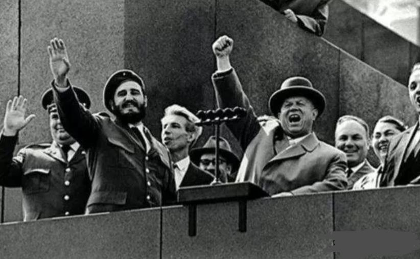 苏联红场阅兵u2侦察机,红场阅兵打下美国侦察机