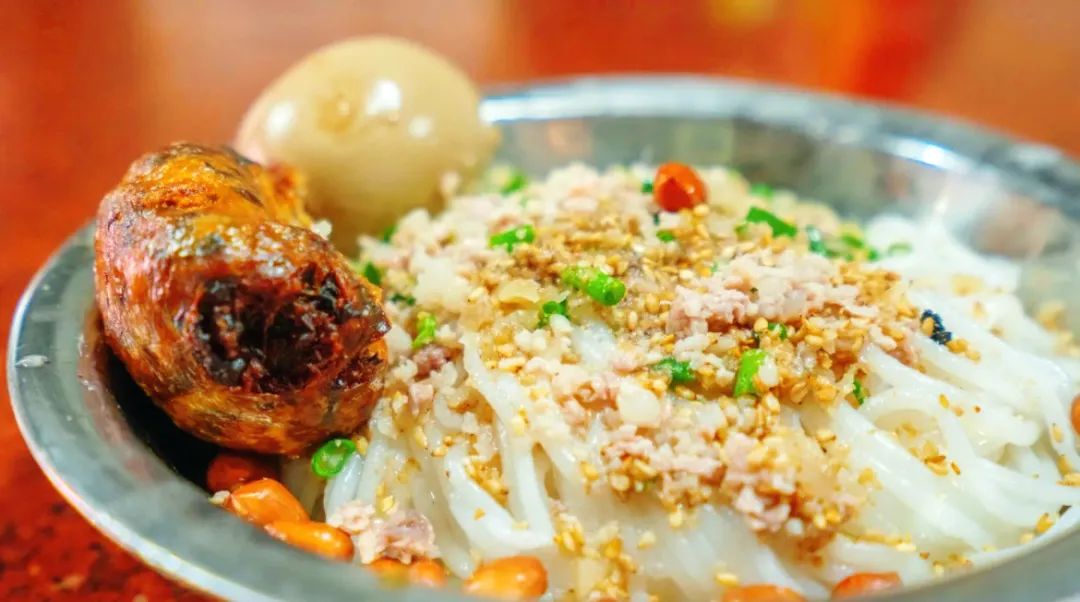 被一碗螺蛳粉耽误的夜宵宝藏,被螺蛳粉耽误的烧洋芋选手