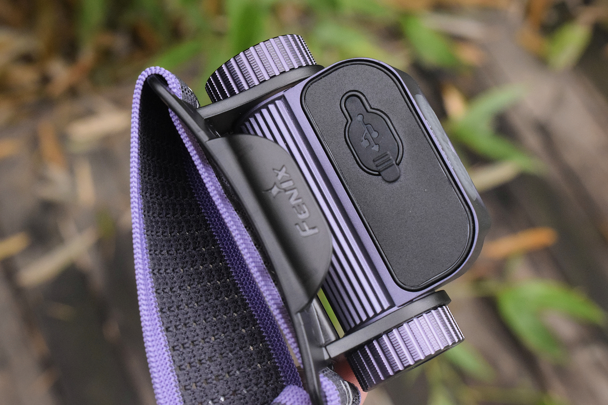 年轻更时尚，菲尼克斯HM65R-DT镁合金越野跑头灯体验