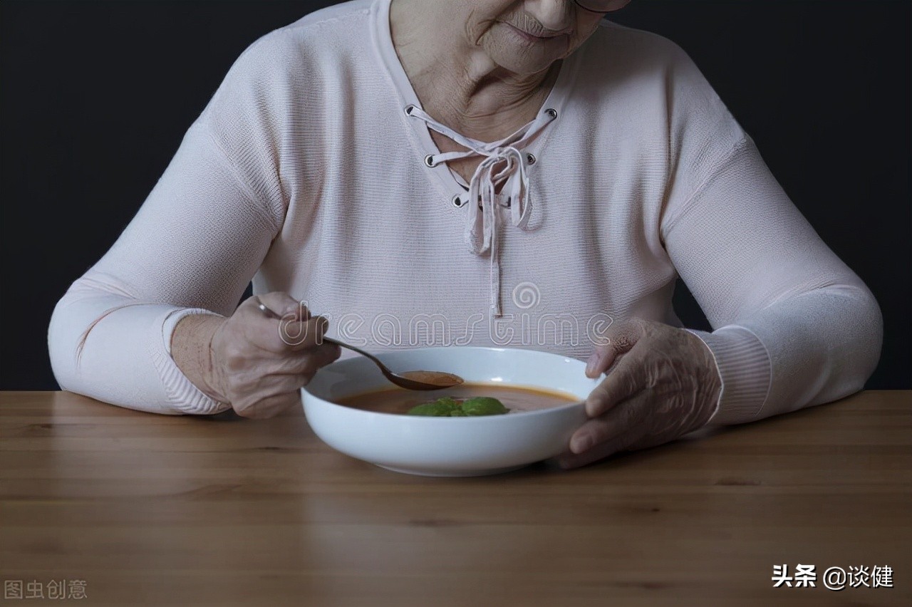 人过60岁以后饭量少是什么原因,人到了60岁吃得多是怎么回事