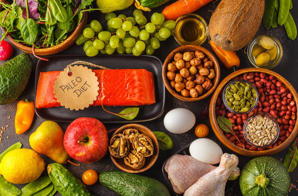 长了褐色的斑应该怎么处理,年龄不大长老年斑是怎么回事