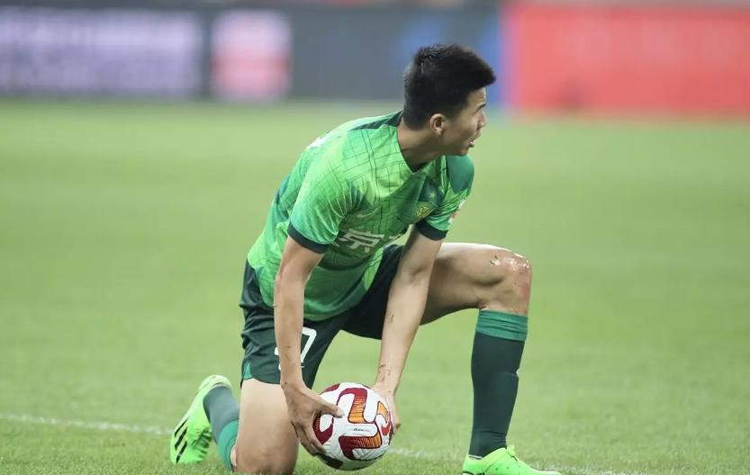 中超武汉三镇对上海申花争议判罚,中超国安1-1三镇前2轮均不胜