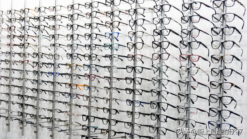 眼镜验光师报考条件,女生做眼镜累吗