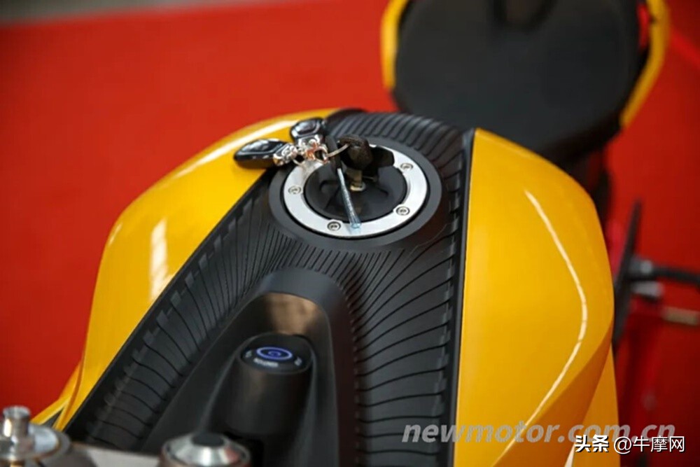 杰迪k750摩托车仿赛试驾,国内最大仿赛车型杰迪visionk750