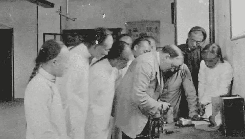 日军兽行:当着男人的面玷污了女儿,临走还残忍割下妻子乳房