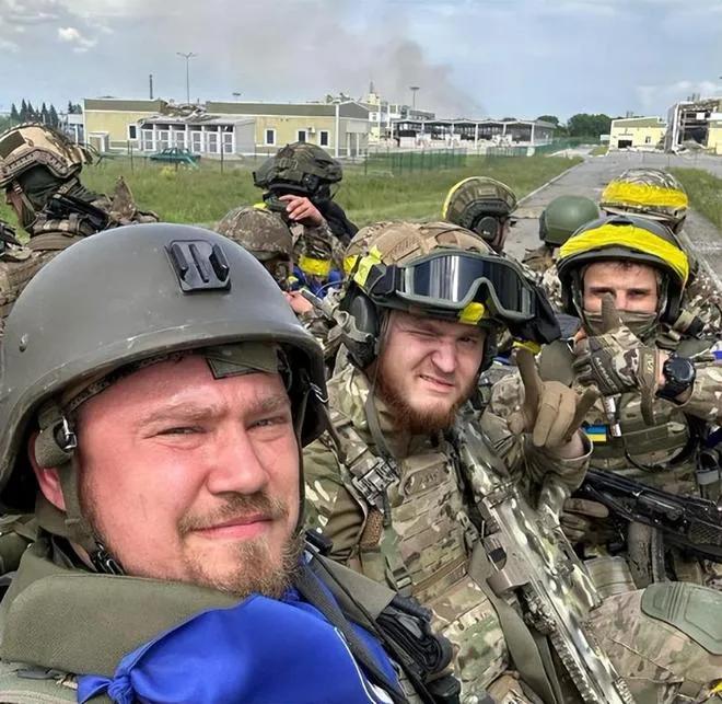 俄罗斯自由军团入境后都做了些啥？为什么俄国防部大楼又被起火了