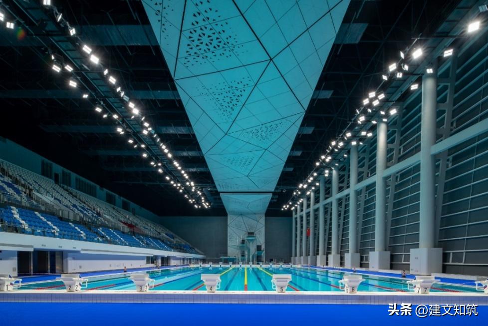 重庆龙兴体育场足球场,成都龙兴足球场