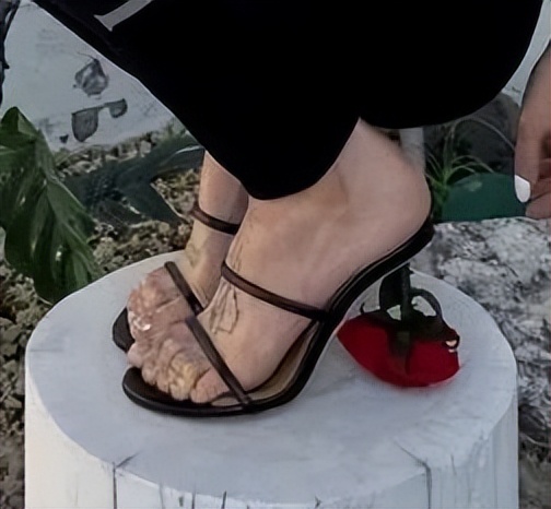 吴磊禁欲系时尚大片,吴磊时尚大片视频