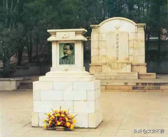 任弼时在七大全票当选中央委员和“五大书记”，建国第二年却早逝