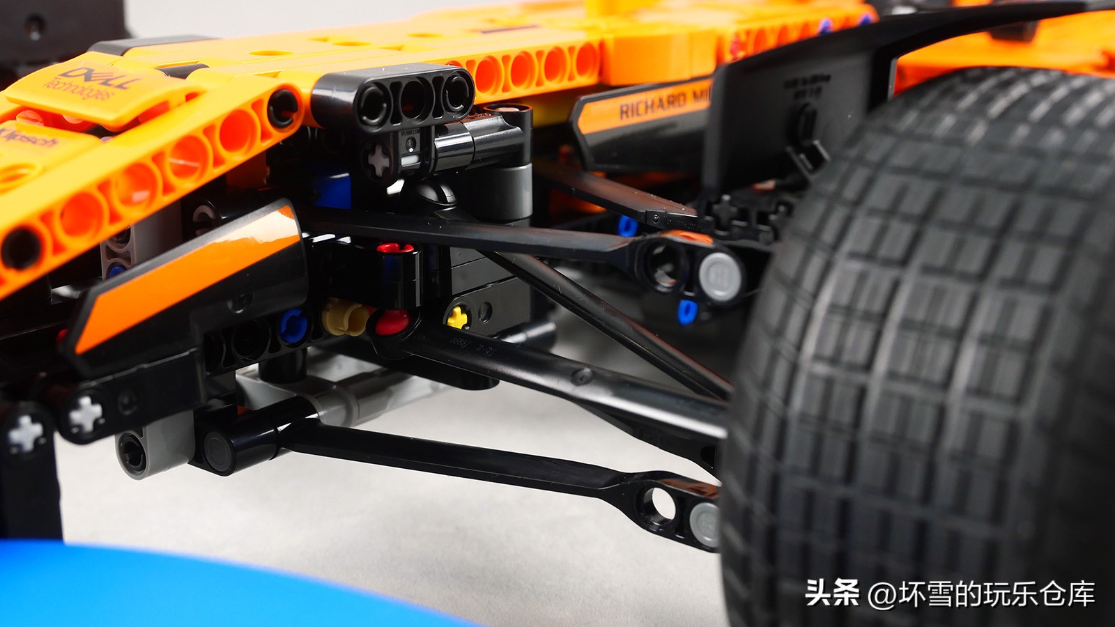 乐高42123迈凯伦塞纳机械组开箱,乐高42141迈凯伦f1赛车拼装过程