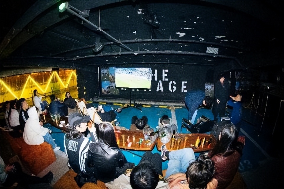 adidas鍚堜綔涓婃捣,adidas鍚堜綔