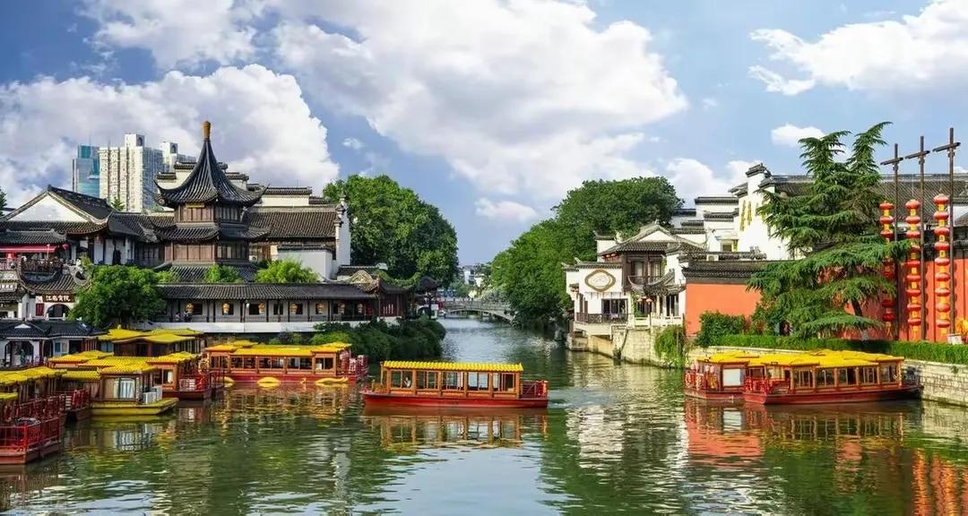 南京坐地铁就能去玩的地方,在南京游玩坐地铁方便的住宿