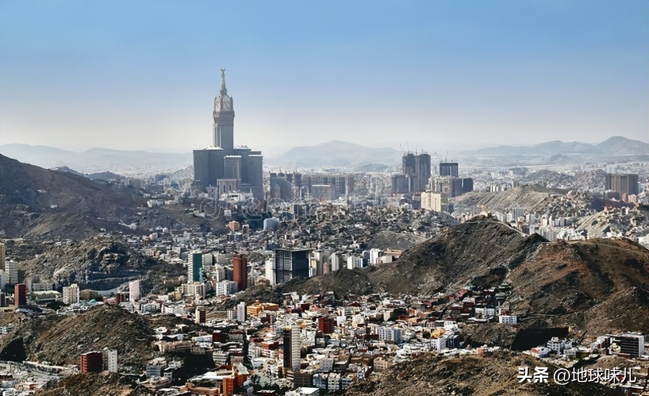 沙特有钱为什么不治理沙漠,沙特为什么能把首都建在沙漠