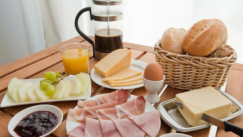 德国酸菜和中国酸菜有什么不同,德国香肠火腿和酸菜