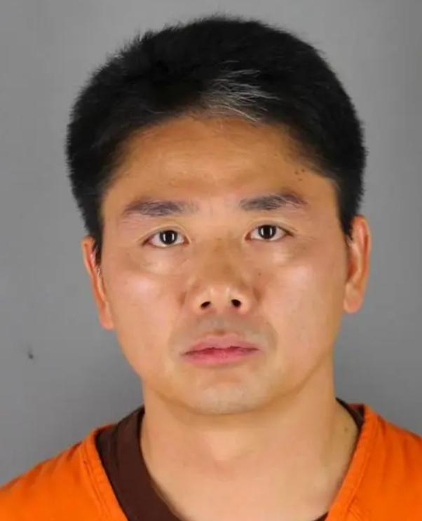 章泽天刘强东事件解说,章泽天携手刘强东出席英国皇室