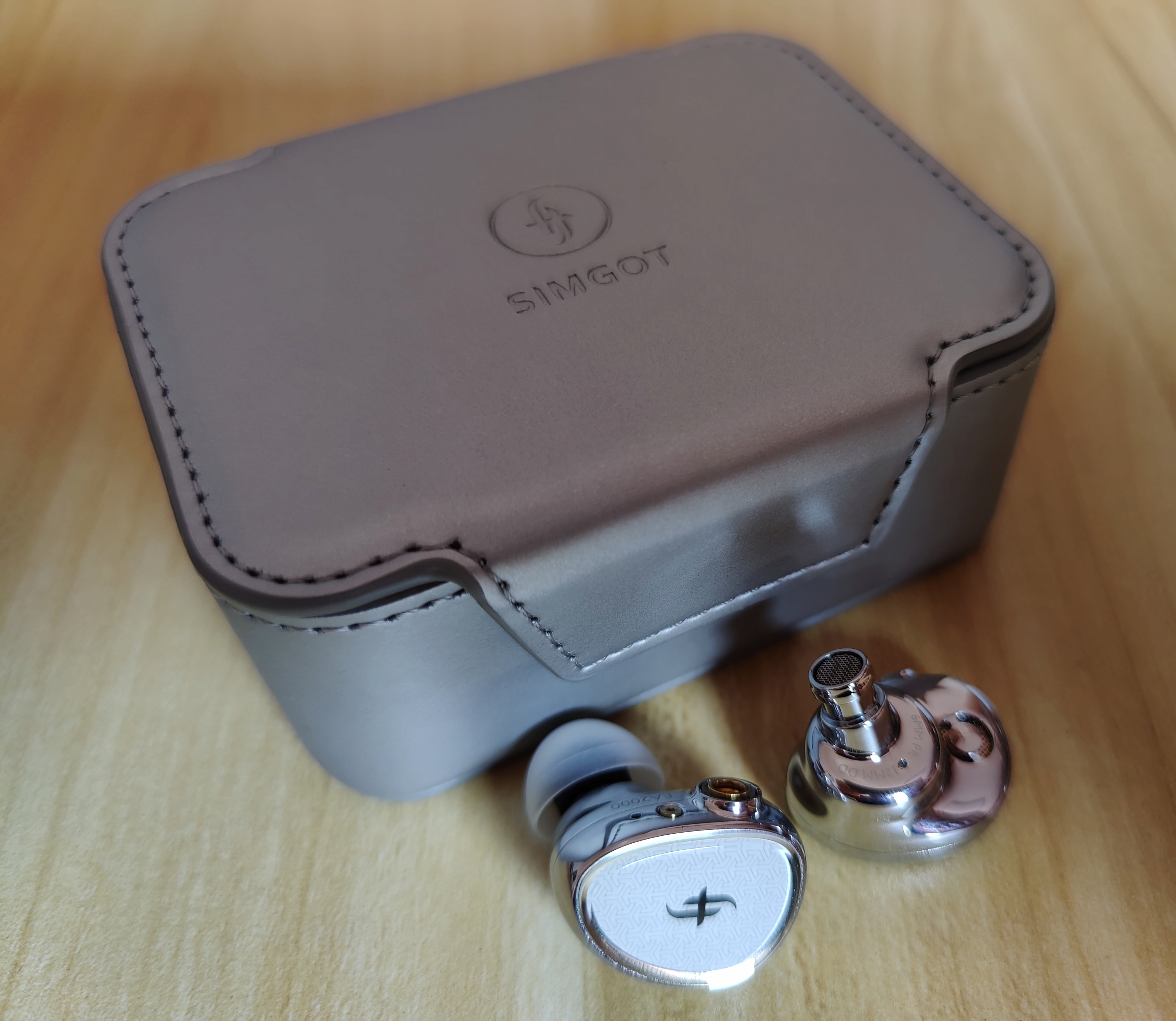 兴戈ea2000对比苹果耳机,兴戈ea2000搭配播放器