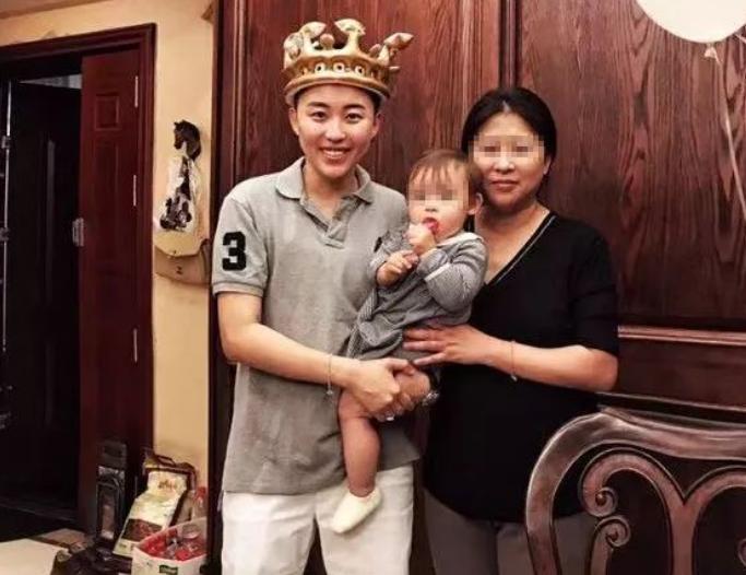 吉林女子自己试管生孩子,女子斥巨资生混血女儿新闻