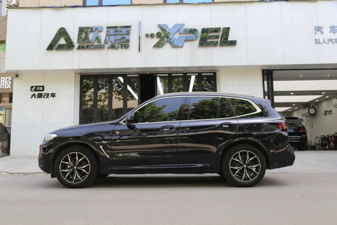 宝马x3改亮黑中网多少钱,宝马x3豪华版亮条改黑