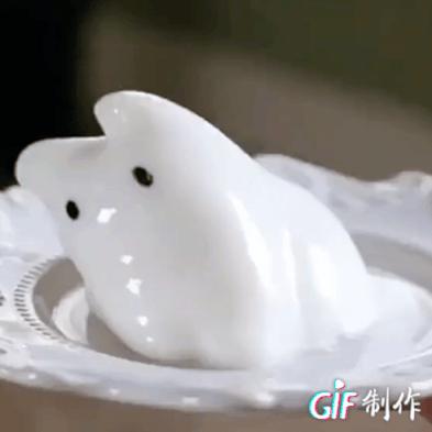 一七年让代购买的漫画，昨天联系我说他出来了，问我书还要不要