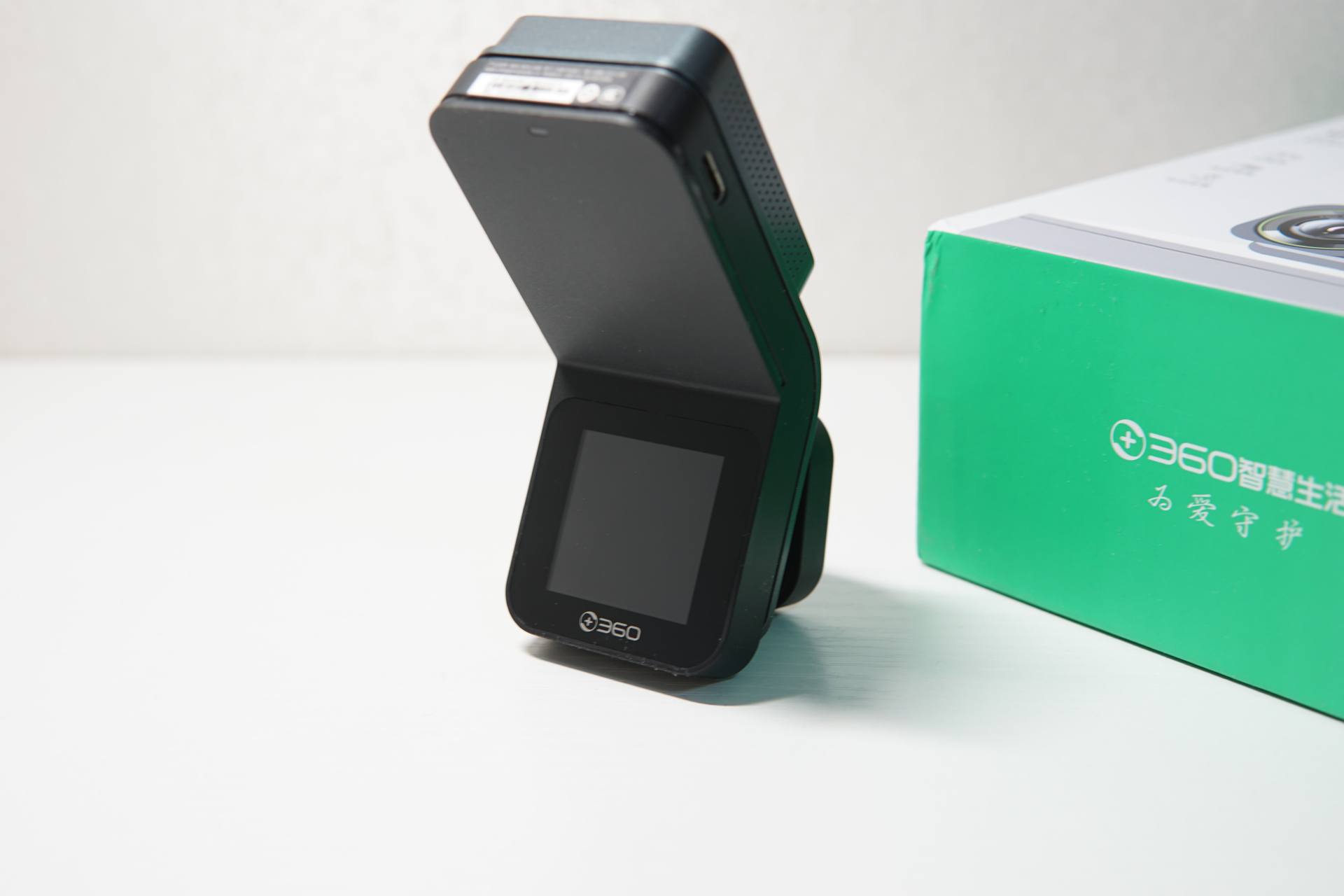 4K画质+四代鹰眼夜视+轨迹AI检索——360行车记录仪G900