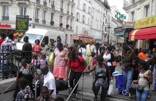 法国为什么有这么多黑人？跟美国又有什么区别呢