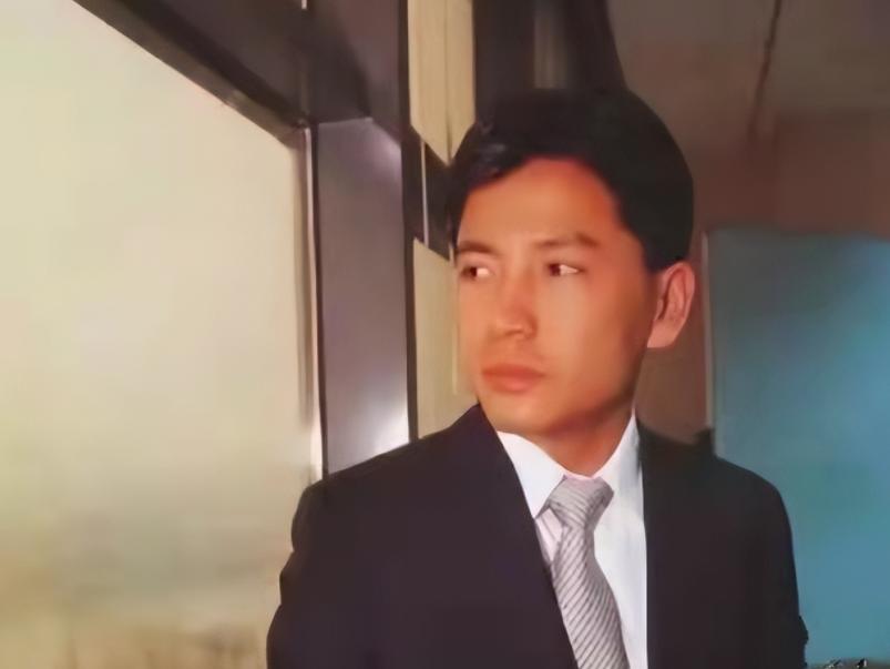 张志铭：曾给黄光裕当司机，因帅气被首富妹妹看中，赚到65亿身家